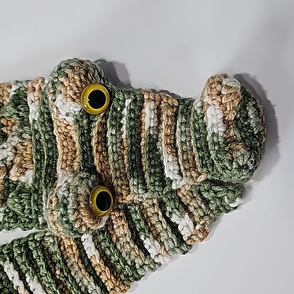 Hand Crochet Green/Tan Alligator Scarf - Picture 2 of 5